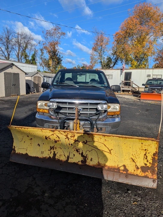 2000 Ford Super Duty 1st Gen - Image 2 of 14