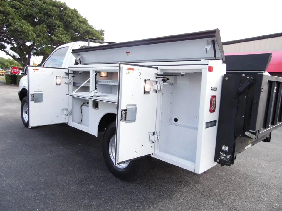2000 Ford Super Duty 1st Gen - Image 10 of 21