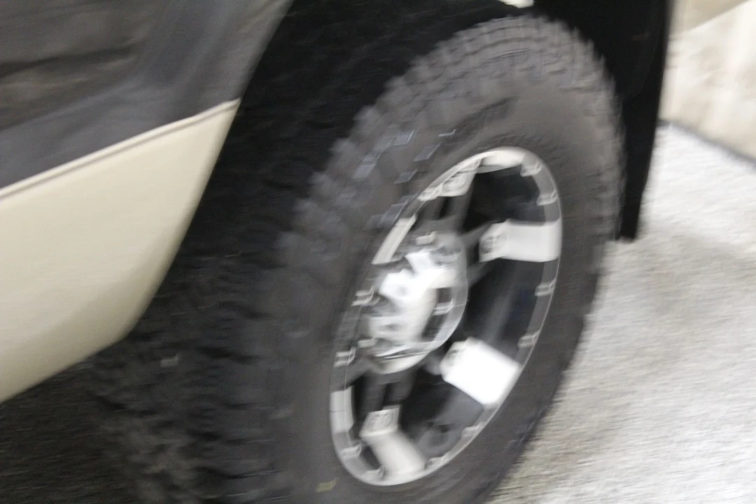 2000 Ford Super Duty 1st Gen - Image 7 of 12