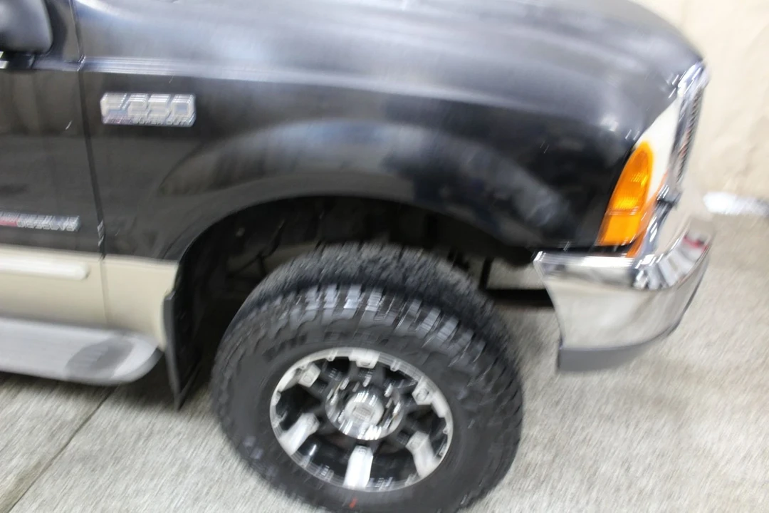 2000 Ford Super Duty 1st Gen - Image 11 of 12