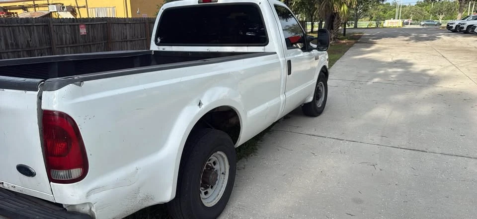 2000 Ford Super Duty 1st Gen - Image 2 of 3