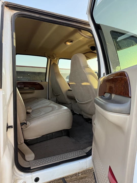 2000 Ford Super Duty 1st Gen - Image 17 of 19