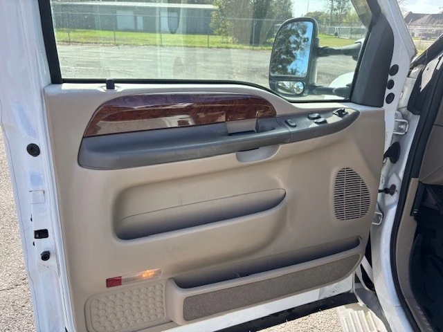 2000 Ford Super Duty 1st Gen - Image 4 of 21