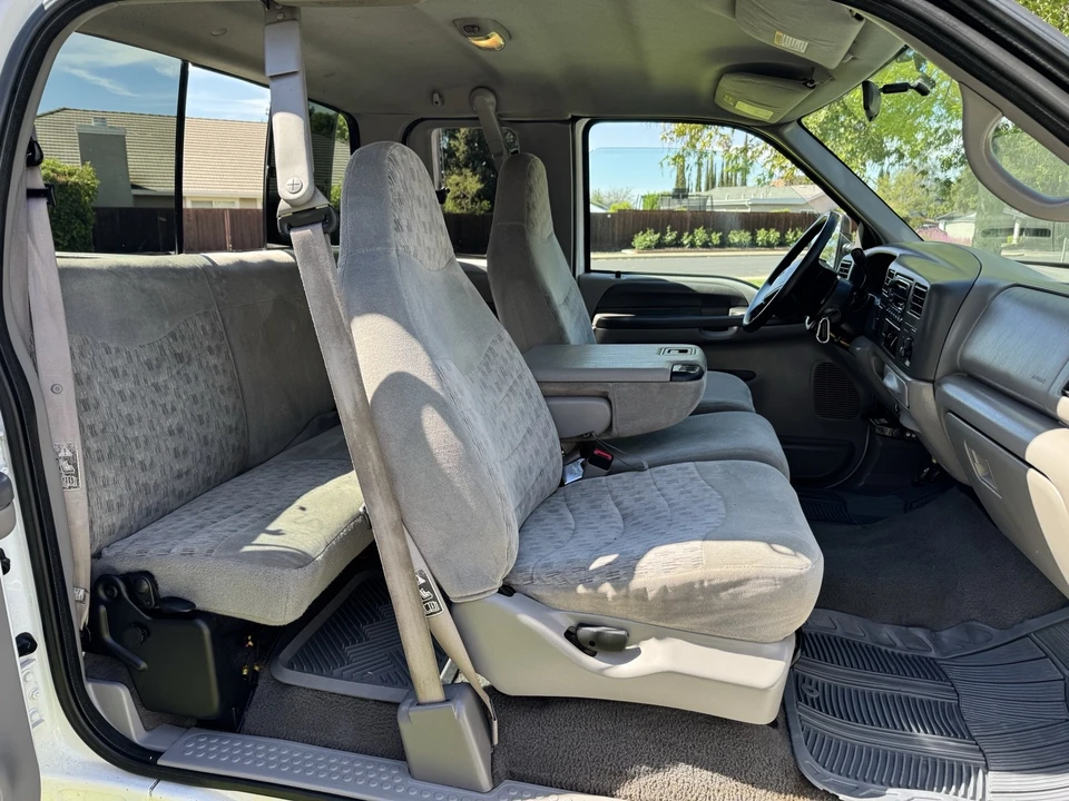 2000 Ford Super Duty 1st Gen - Image 19 of 20