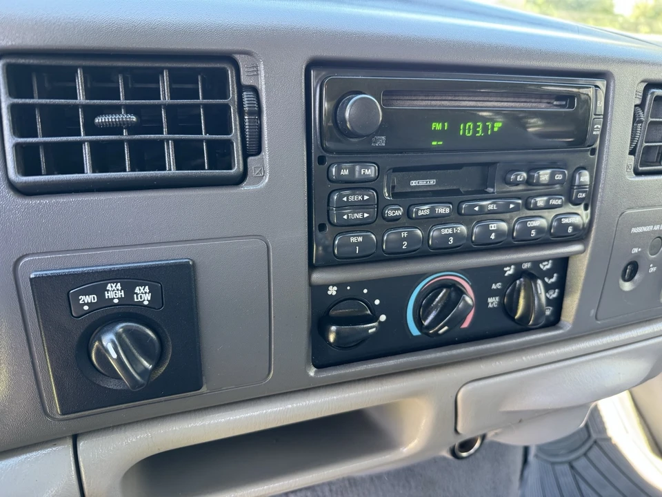 2000 Ford Super Duty 1st Gen - Image 13 of 20