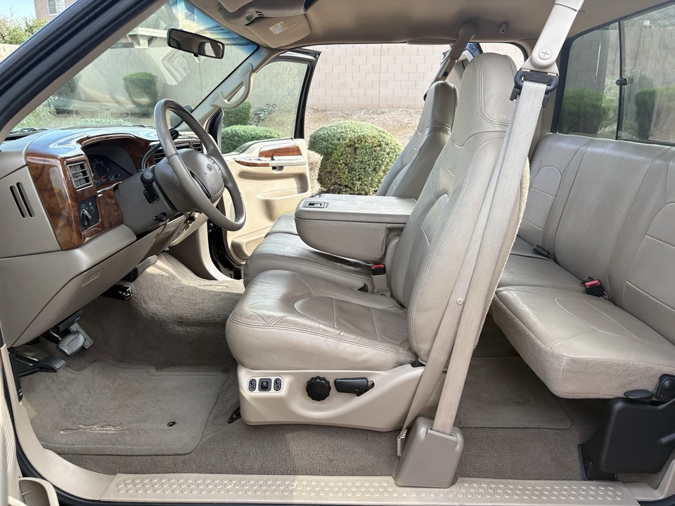 2000 Ford Super Duty 1st Gen - Image 12 of 20