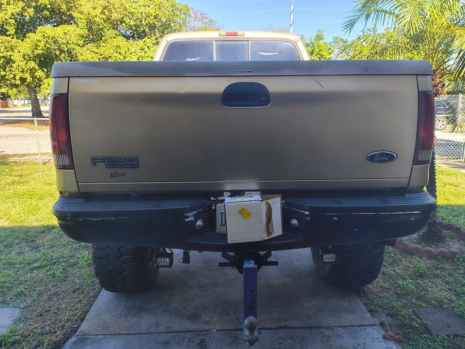 2000 Ford Super Duty 1st Gen - Image 10 of 21