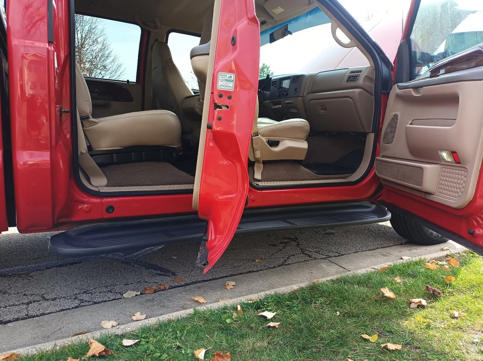 2000 Ford Super Duty 1st Gen - Image 11 of 18