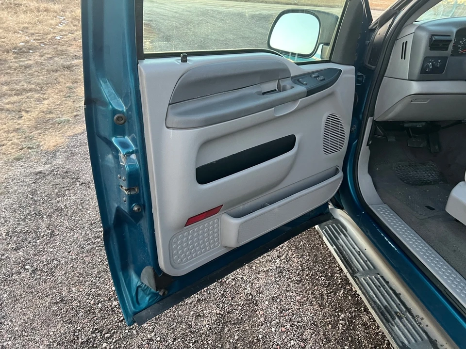 2000 Ford Super Duty 1st Gen - Image 13 of 20