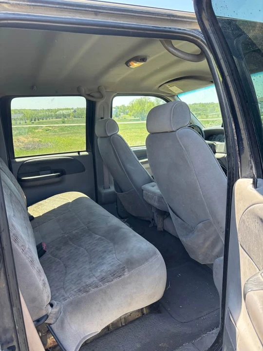 2000 Ford Super Duty 1st Gen - Image 10 of 14