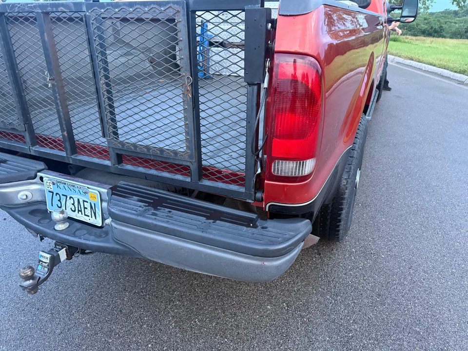 2000 Ford Super Duty 1st Gen - Image 25 of 31