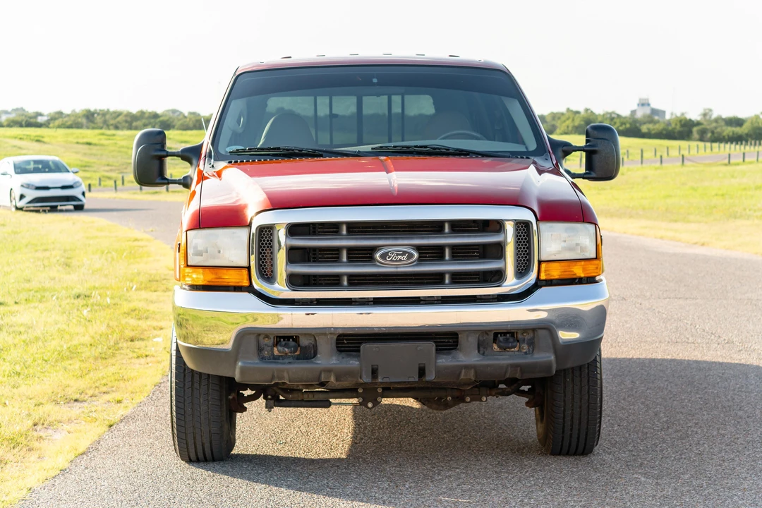 2000 Ford Super Duty 1st Gen - Image 2 of 31