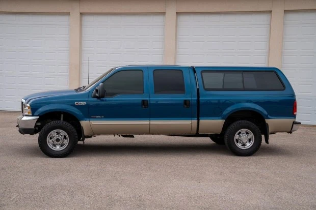 2000 Ford Super Duty 1st Gen - Image 3 of 7