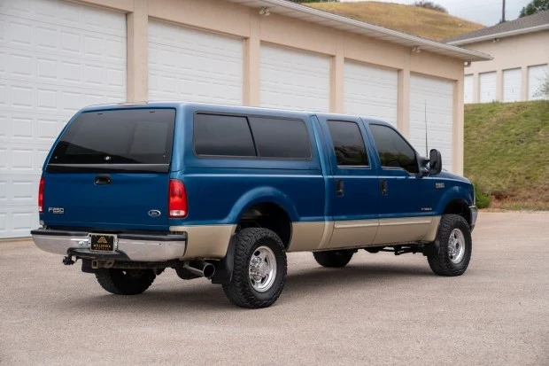 2000 Ford Super Duty 1st Gen - Image 2 of 7