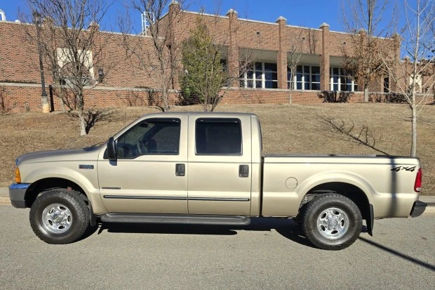 2000 Ford Super Duty 1st Gen - Image 3 of 7
