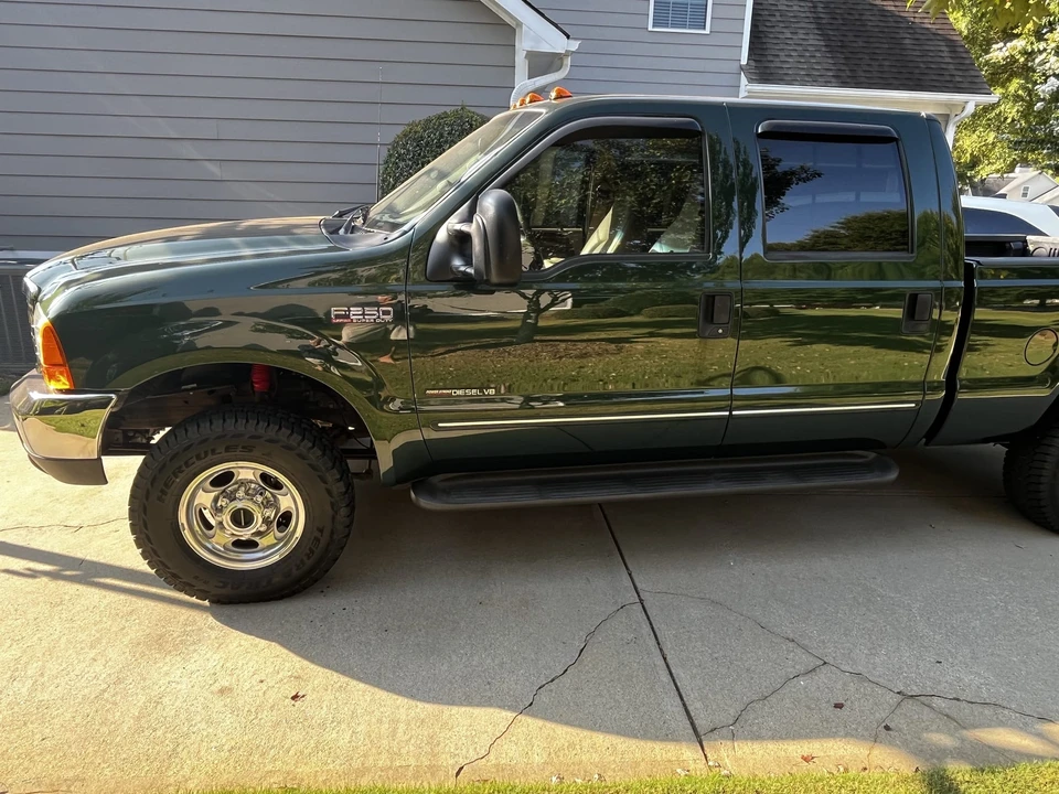 2000 Ford Super Duty 1st Gen - Image 14 of 31