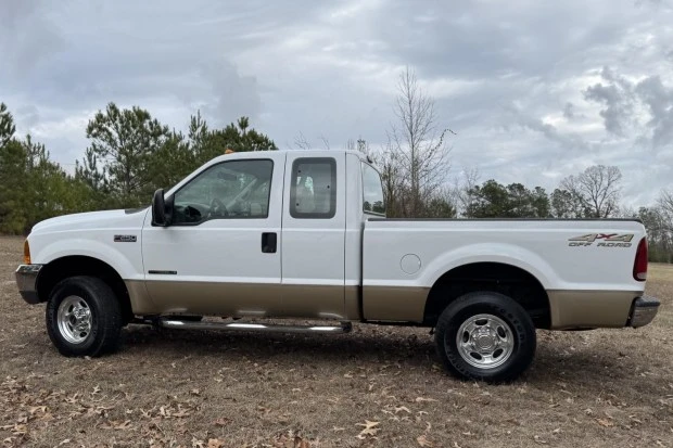 2000 Ford Super Duty 1st Gen - Image 3 of 7