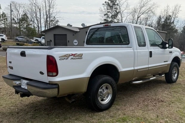 2000 Ford Super Duty 1st Gen - Image 2 of 7