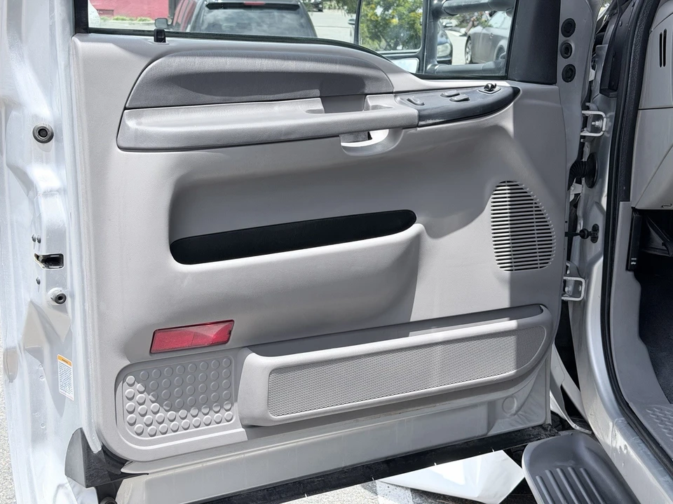 2000 Ford Super Duty 1st Gen - Image 9 of 20