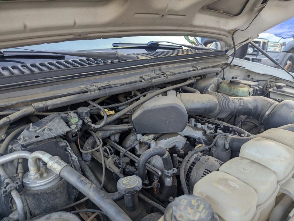 2000 Ford Super Duty 1st Gen - Image 16 of 17