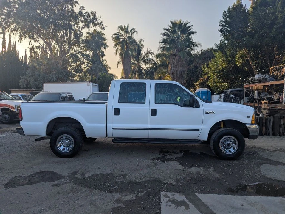 2000 Ford Super Duty 1st Gen - Image 7 of 17