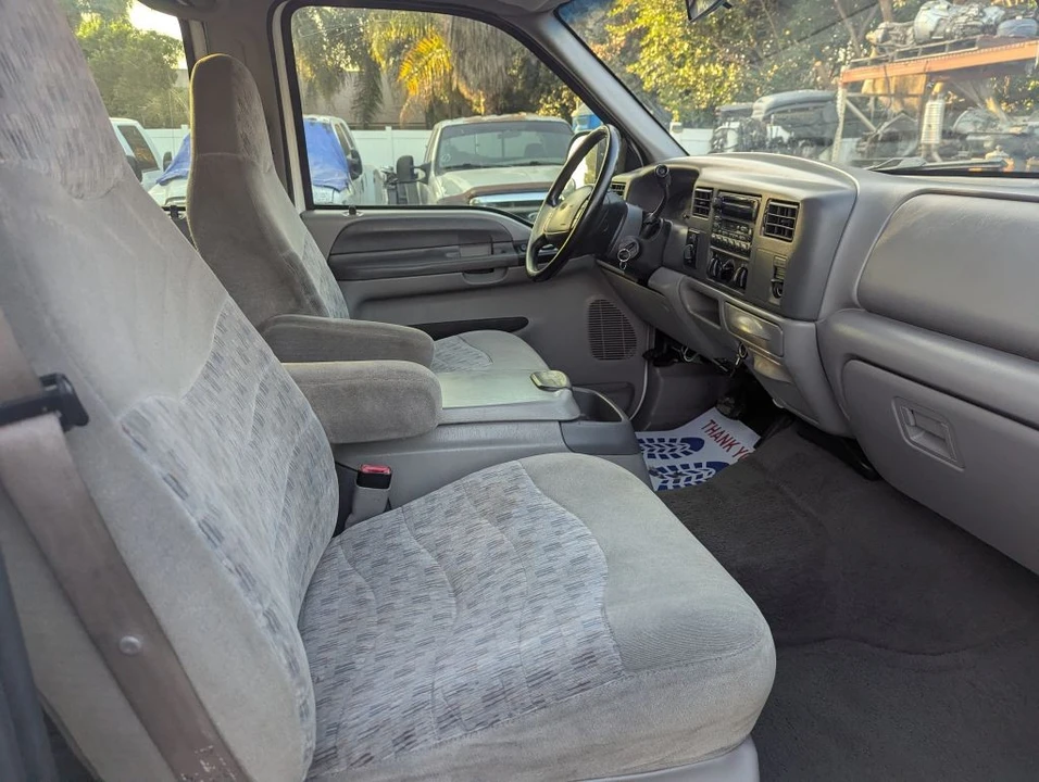 2000 Ford Super Duty 1st Gen - Image 13 of 17