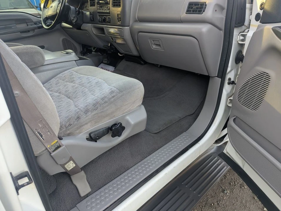 2000 Ford Super Duty 1st Gen - Image 12 of 17