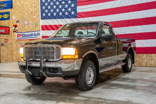 2000 Ford Super Duty 1st Gen - Image 2 of 31