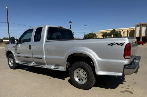 2000 Ford Super Duty 1st Gen - Image 2 of 8