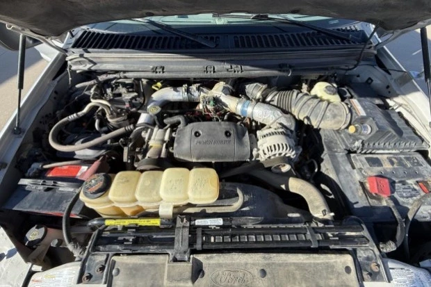 2000 Ford Super Duty 1st Gen - Image 6 of 8