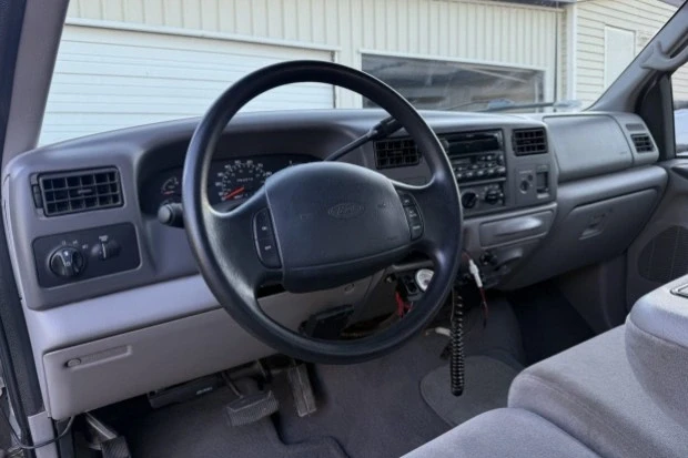 2000 Ford Super Duty 1st Gen - Image 5 of 8