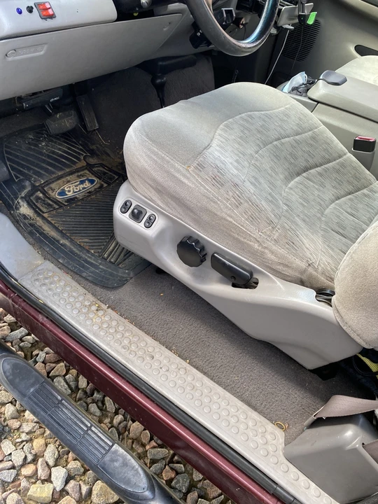 2000 Ford Super Duty 1st Gen - Image 5 of 9