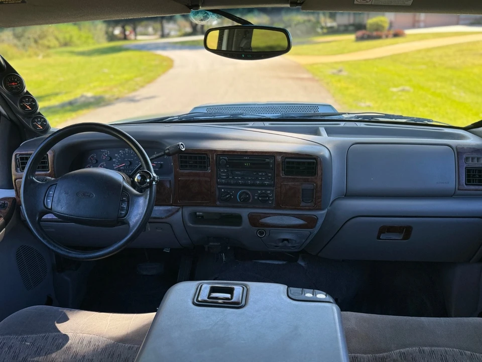 2000 Ford Super Duty 1st Gen - Image 13 of 16