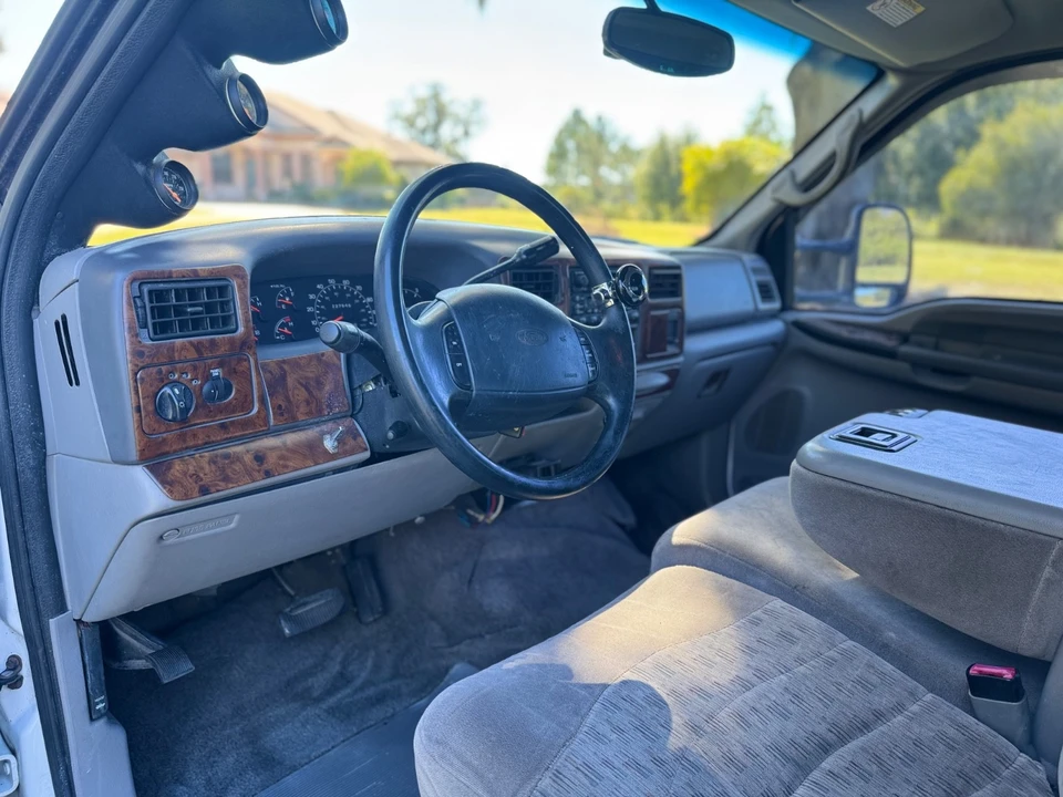 2000 Ford Super Duty 1st Gen - Image 9 of 16