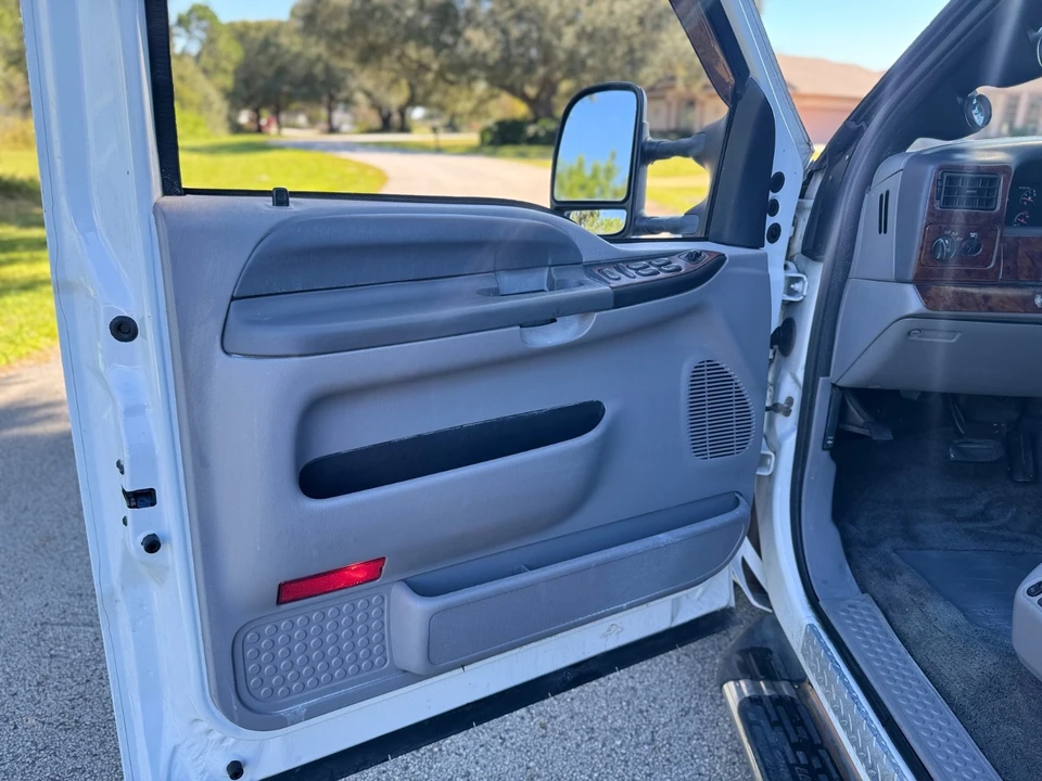 2000 Ford Super Duty 1st Gen - Image 7 of 16