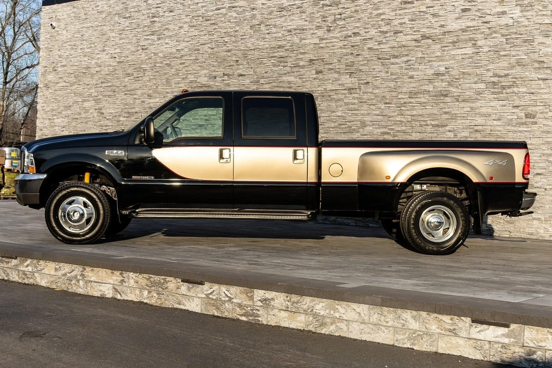 2000 Ford Super Duty 1st Gen - Image 11 of 21