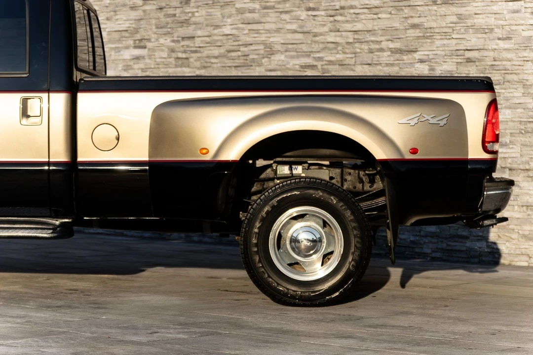 2000 Ford Super Duty 1st Gen - Image 12 of 21