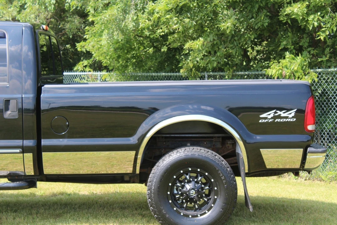 2000 Ford Super Duty 1st Gen - Image 4 of 12