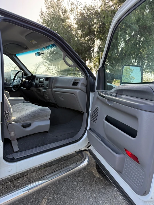 2000 Ford Super Duty 1st Gen - Image 9 of 15