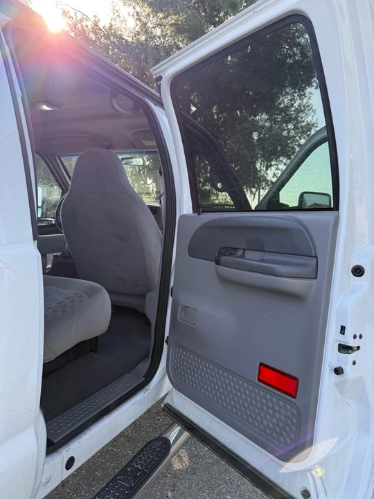 2000 Ford Super Duty 1st Gen - Image 7 of 15