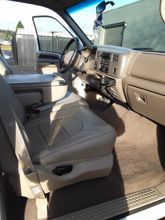 2000 Ford Super Duty 1st Gen - Image 10 of 15