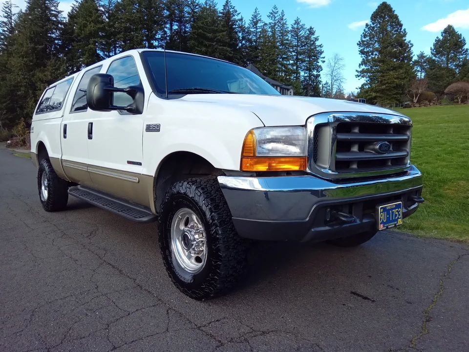 2000 Ford Super Duty 1st Gen - Image 2 of 15