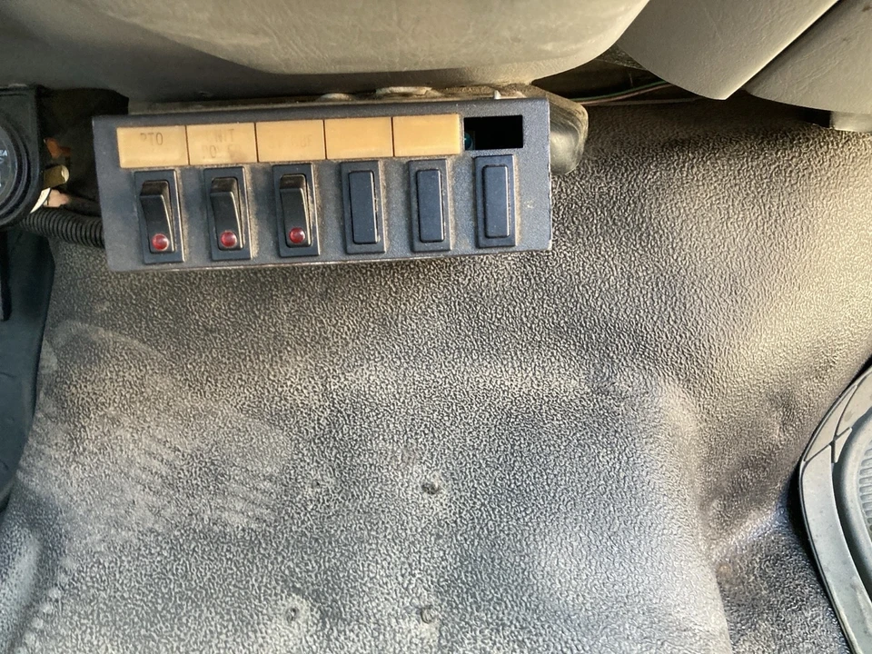 2000 Ford Super Duty 1st Gen - Image 9 of 19