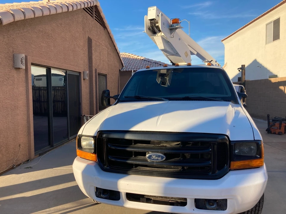 2000 Ford Super Duty 1st Gen - Image 2 of 14