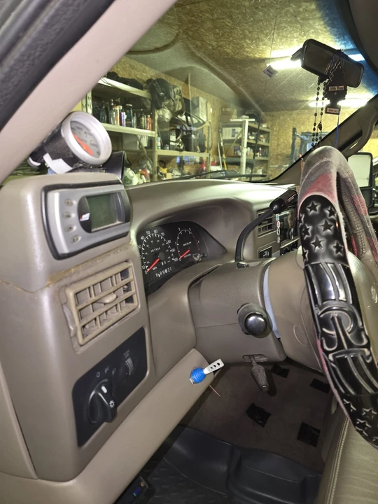 2000 Ford Super Duty 1st Gen - Image 2 of 12