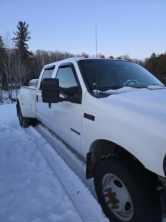 2000 Ford Super Duty 1st Gen - Image 11 of 12