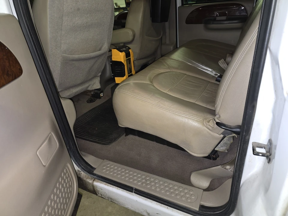 2000 Ford Super Duty 1st Gen - Image 4 of 12