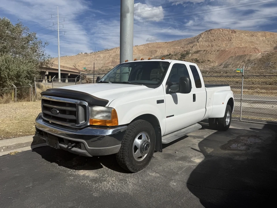 2000 Ford Super Duty 1st Gen - Image 3 of 18