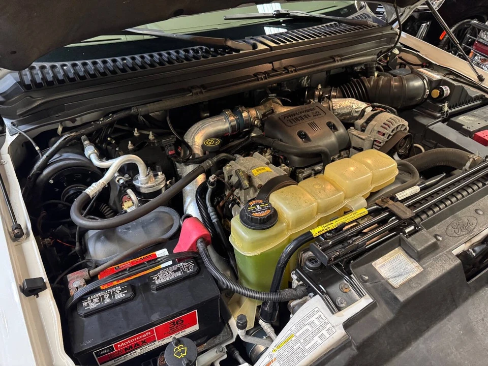 2000 Ford Super Duty 1st Gen - Image 9 of 12