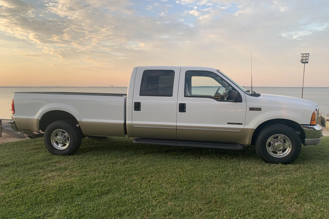 2000 Ford Super Duty 1st Gen - Image 3 of 31
